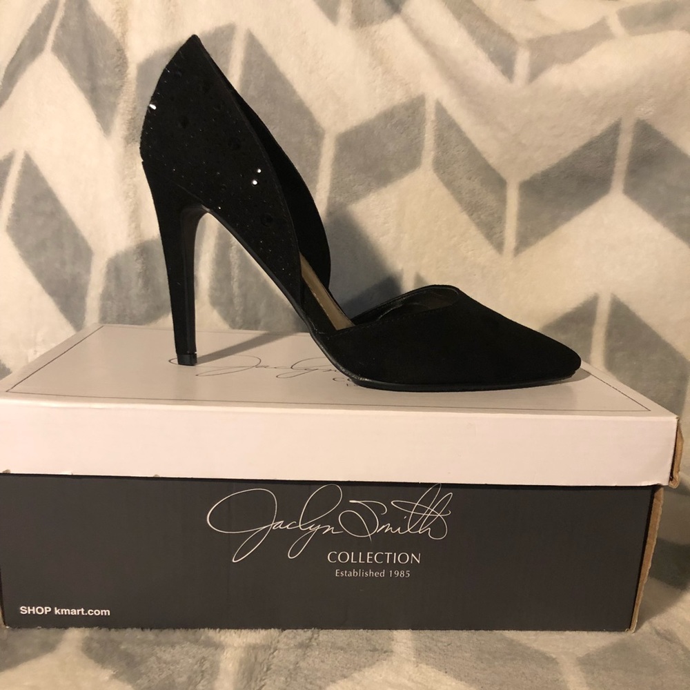 Black Pumps